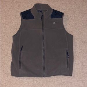 Vineyard vines vest